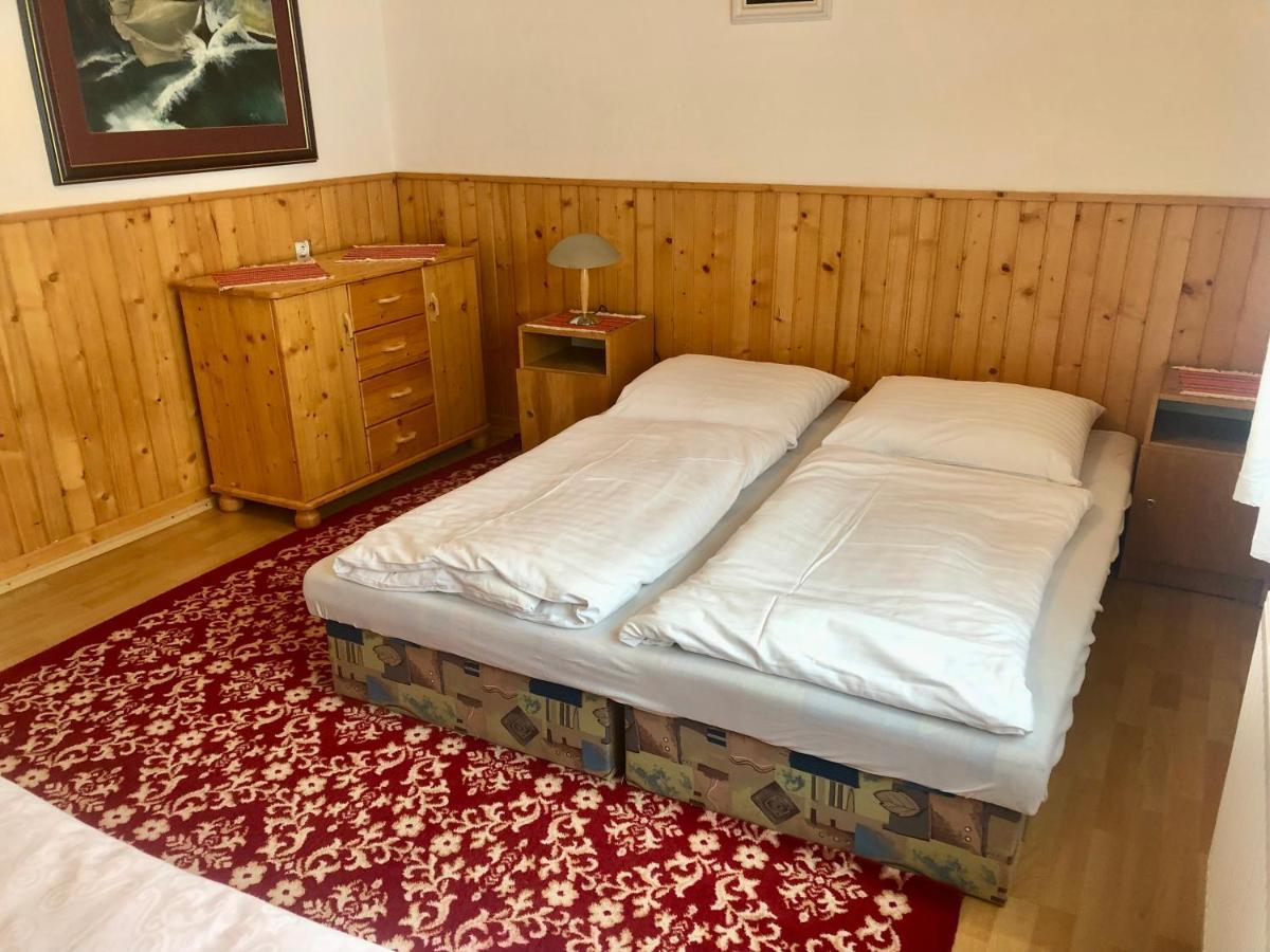 Ubytovanie Adam Apartman Sebesér Kültér fotó